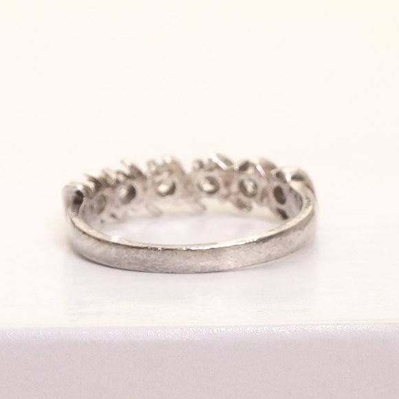 Silver CZ Ring, Solid Sterling Silver 925 Ring, Sparkly Vintage Ring - Picture 4 of 6